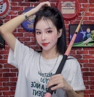 น้องสาว Lustful เชิญพี่ชายของเธอ XXX มาสัมผัสประสบการณ์เดียวกัน