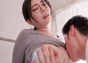 อาจารย์ Rei Kamiki พอใจผู้หญิงในระหว่างบทเรียนลับ