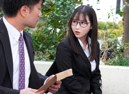 เลขานุการกลายเป็นคนกล้าหาญอย่างจริงจังเมื่อเดินทางกับเจ้านายที่ร่ำรวย