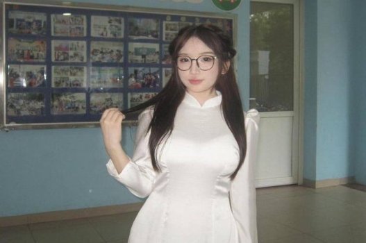 Phuong Anh หลงไหลในอ้อมแขนของ Cu NY