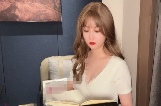 คนหนุ่มสาวมีความสุขที่จะรักพี่สาวทั้งสอง